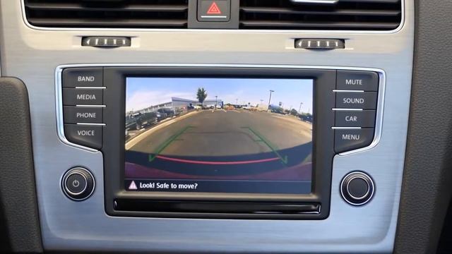 2016 Volkswagen Golf: Backup Camera Demo смотреть онлайн