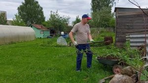 Почему я раньше об этом не догадался Грядка с подогревом из бочки!