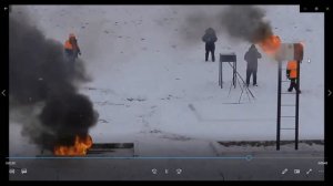 Как спасатели тренируются тушить самолеты.