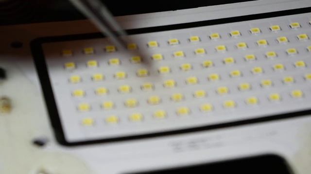 РЕМОНТ ДВУХ СВЕТОДИОДНЫХ ПРОЖЕКТОРОВ смотреть онлайн