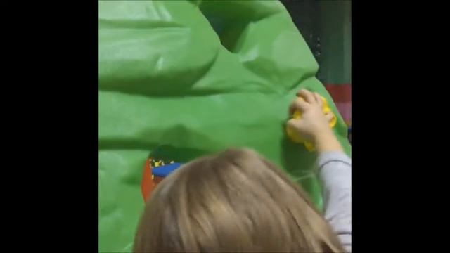 Супер Василина, снова в развлекательном центре для детей - Журавлик смотреть онлайн