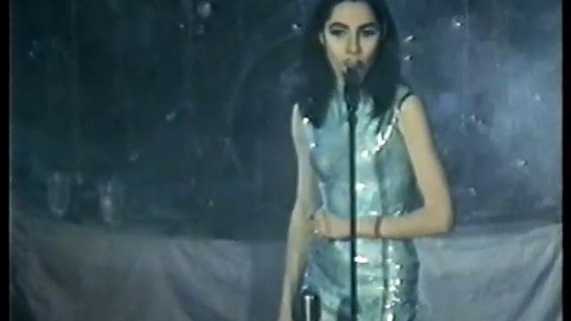 PJ Harvey Hardly Wait / Long Snake Moan live @ Kentish Town Forum, London May 11th 1995 смотреть онлайн