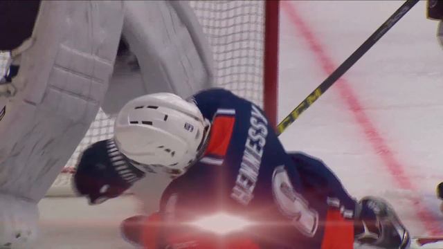 Shorthanded Vaxjo & Popperle save | Top Play смотреть онлайн