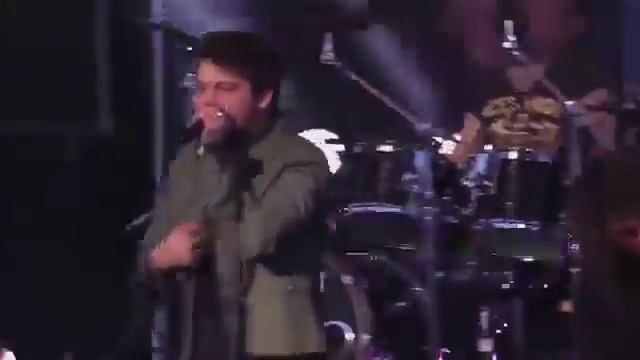 САЙКС ПОРВАЛ СВЯЗКУ / BRING ME THE HORIZON - MOTHER TONGUE (LIVE) смотреть онлайн