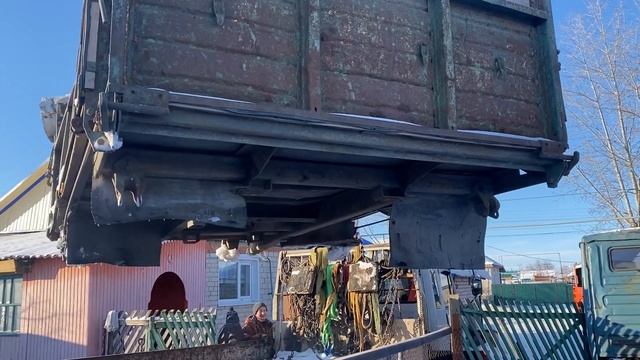 На ГАЗ-3309 буксируем зил 45065 на переплавку смотреть онлайн