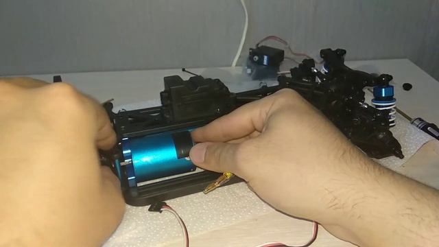 Сборка радиоуправляемой модели 1/10 своими руками.Часть2. смотреть онлайн