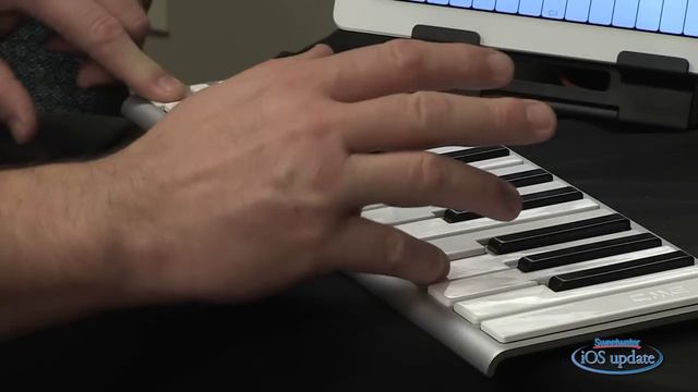CME Xkey Portable Keyboard Controller Demo with Daniel Fisher - iOS Update Vol. 59 смотреть онлайн