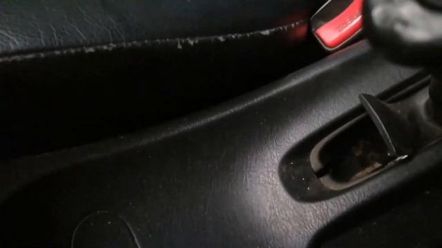 НИСАН АЛЬМЕРА Н16. Как быстро подтянуть ручник. Это сможет сделать каждый.