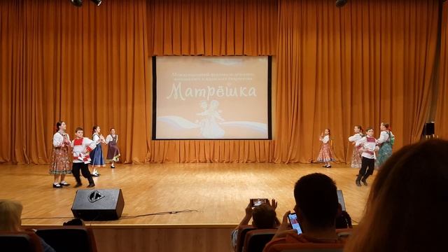 Русский народный танец. Матрешка. смотреть онлайн