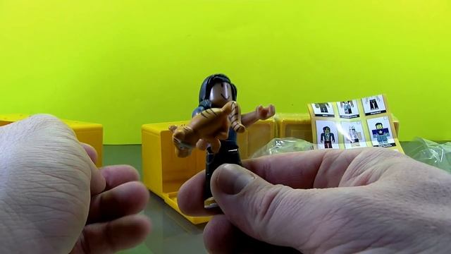 Roblox Toys - New Collection! | Opening 6 Mystery Boxes From the Gold Collection aka Series 3 смотреть онлайн