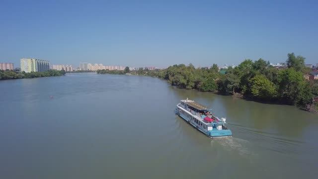 последний пассажирский на реке Кубань смотреть онлайн