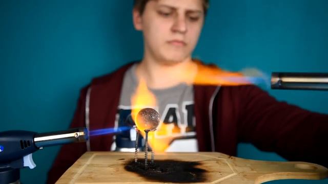 В 100000 ЛИТРОВ КОЛЫ БРОСИЛ РАСКАЛЕННЫЙ ШАР смотреть онлайн