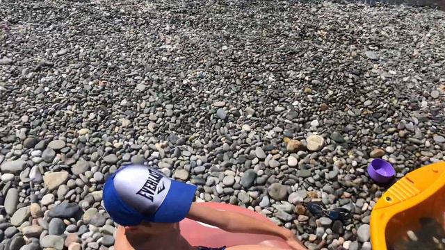 Море. Сочи. 17 июня. Вода уже тёплая. смотреть онлайн