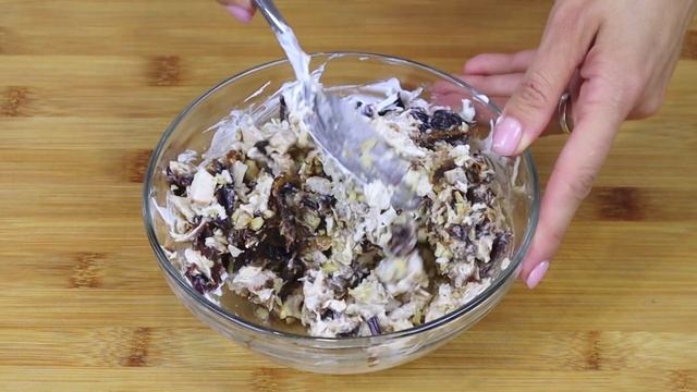 Салат с курицей и черносливом на праздничный стол. Новогоднее меню 2022 / Chicken salad. Eng sub смотреть онлайн
