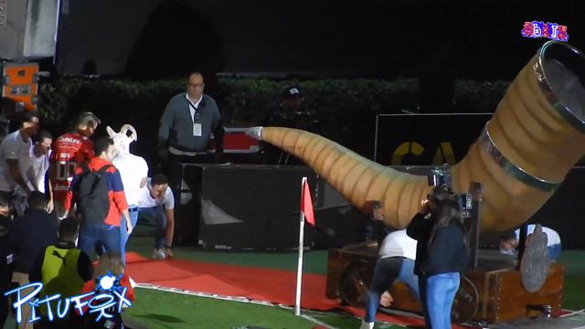 El LLAMADO de ADOLFO 'BOFO' BAUTISTA a la AFICIÓN CHIVA *VOLVIÓ el 1D0L0 a BESAR el ESCUDO* смотреть онлайн