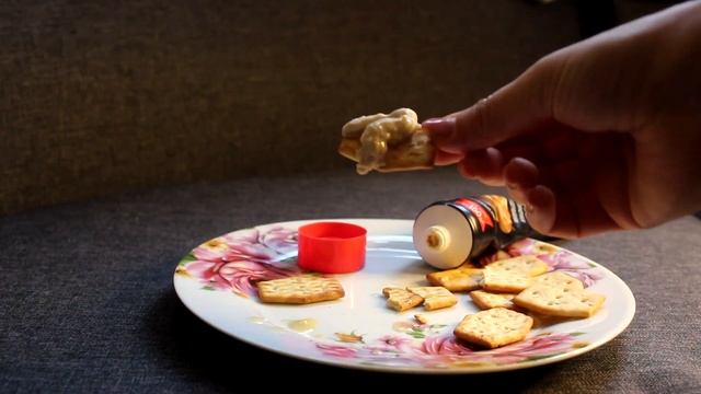 Плавленый сыр из АТБ (с карамелью). Squeeze Cheese Komo. Плавленый сыр Komo