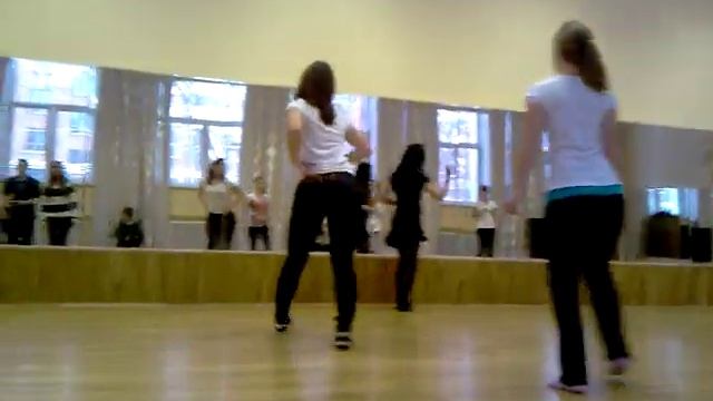 Сальса. Урок танцев в гимназии №1503.mp4 смотреть онлайн