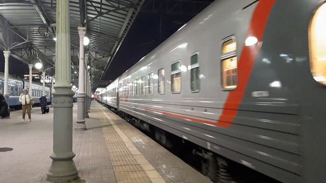 Электровоз ЭП20-002 с фирменным поездом №29 "Янтарь" сообщением Москва-Калининград смотреть онлайн