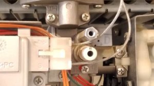 Пробой провода Электрода розжига. Колонка "Electrolux GWH 285 ERN NanoPro"