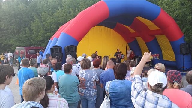 Руслан Карташев. Еду я на тракторе..mp4 смотреть онлайн