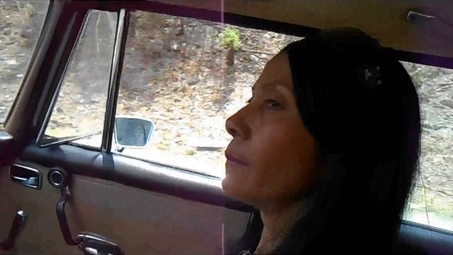 My Mercedes Benz W111 230S and my girl. Motorway Caracas to Maracay Venezuela смотреть онлайн
