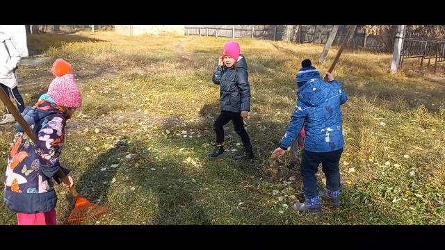 МБОУ " Цветнопольская СОШ". Субботник начальной школы. смотреть онлайн