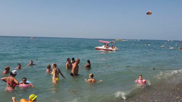 Море народу. Такое начало сентября. Лазаревское Сочи. Пляж Багратион. Пляж Взморье. 03 сентября 202 смотреть онлайн
