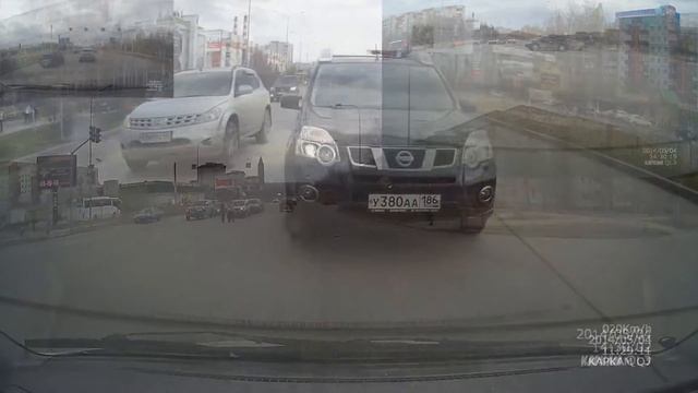 4 05 2014 Игнорирующий знаки (г. Сургут, пересечение пр. Мира и ул. Островского). смотреть онлайн