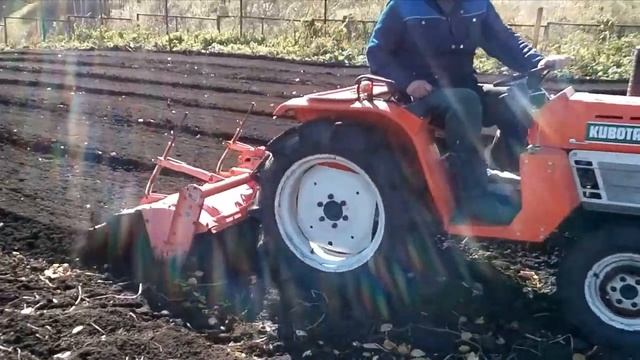 Пашем землю фрезой. смотреть онлайн