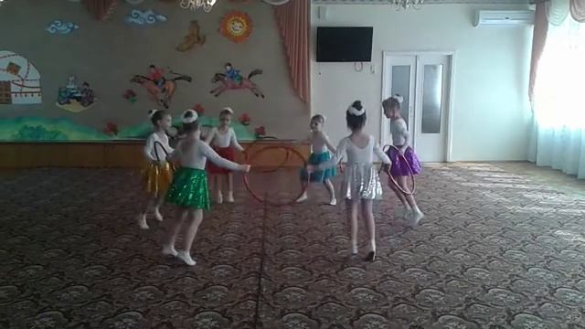 танец с обручами смотреть онлайн