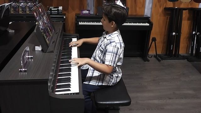 Киев, Дрим ТАУН. Магазин YAMAHA 25.08.2021 Ян Дёмин. Сергей Рахманинов. Полька смотреть онлайн