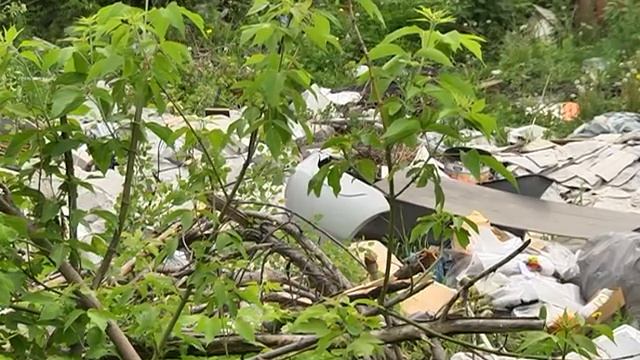 Свалка в гаражном кооперативе смотреть онлайн