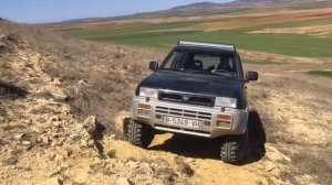 Nissan Terrano II TD27 - 4x4 offroad - Rock Step and lateral