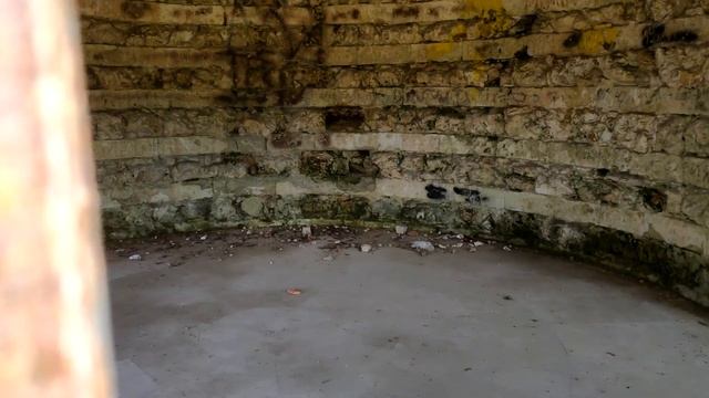 Старые гроты и мосты в Кузьминском парке район Люблино смотреть онлайн