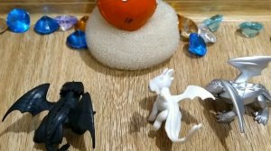 Как приручить дракона. Беззубик, Дневная фурия и малыши. Таинственное яйцо в скрытом мире.