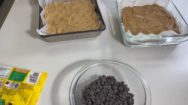 Buckeye Brownies 2 Ways (Dairy-Free, Gluten-Free Recipe and a regular Recipe) смотреть онлайн