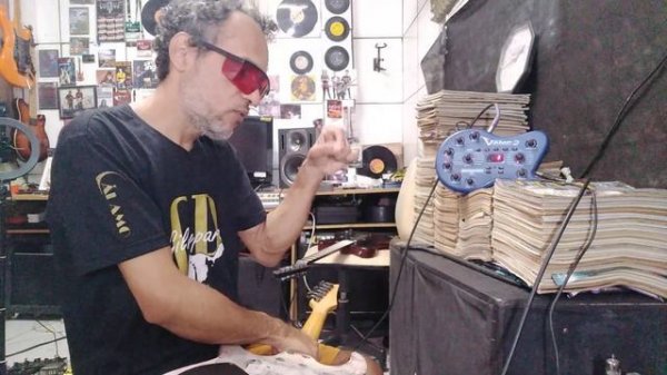 gilneyparson cuvave cube baby X V-AMP 2 - Behringer