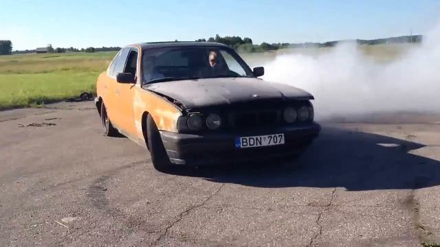 Дрифт  BMW E34 535i