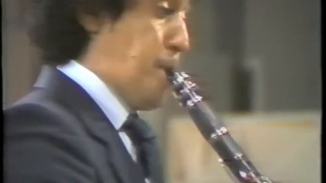 Samuel Boruszko conducts Mozart Clarinet Concerto A Major 3rd Mov Simon Bolivar Orchestra смотреть онлайн