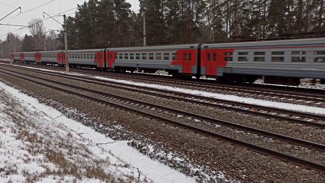 "Квадрат на рязанке!" ЭД2Т-0045 сообщением №6117 Голутвин Москва, близ платформы Кратово смотреть онлайн