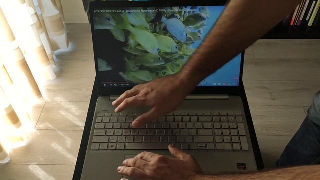 HP 15s - EQ2011NS Gama entrada con Ryzen 5 5500u.(Ya con audio) смотреть онлайн