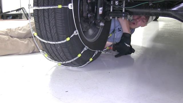 etrailer | Glacier Cable Snow Chains Installation - 2016 Toyota Tacoma смотреть онлайн