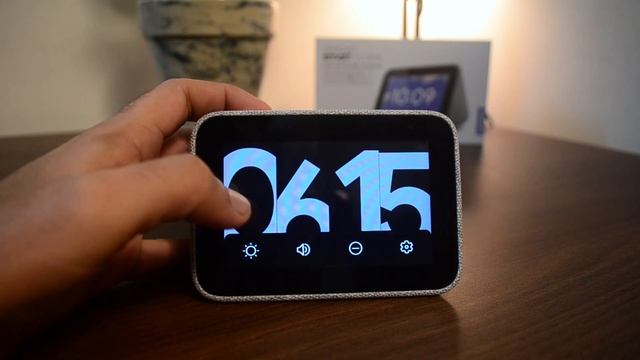 Lenovo Smart Clock Unboxing | Comparison with Google Home Mini смотреть онлайн