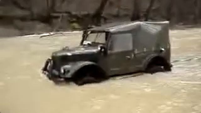 Внедорожник УАЗ патриот тащит тойоту из бездорожья в реке смотреть онлайн