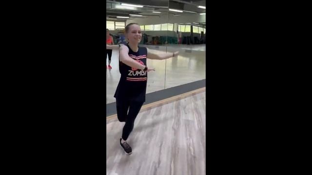 Zumba fitness в студии "OpenDance" - инструктор Варвара Ермишина смотреть онлайн