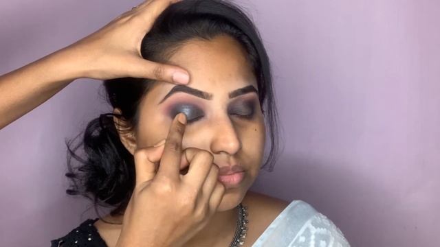TRADITIONAL INDIAN MAKEUP TUTORIAL || SIMPLE & EASY смотреть онлайн
