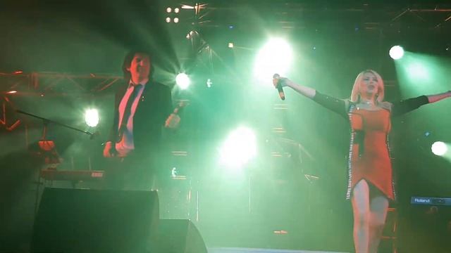 Кай Метов и гр.Унесенные ветром "Давай наливай" (отрывок) (19.10.2019 "Ника Шоу Фест" Ярославль) смотреть онлайн