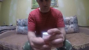 Как открыть пузырек с витаминами?