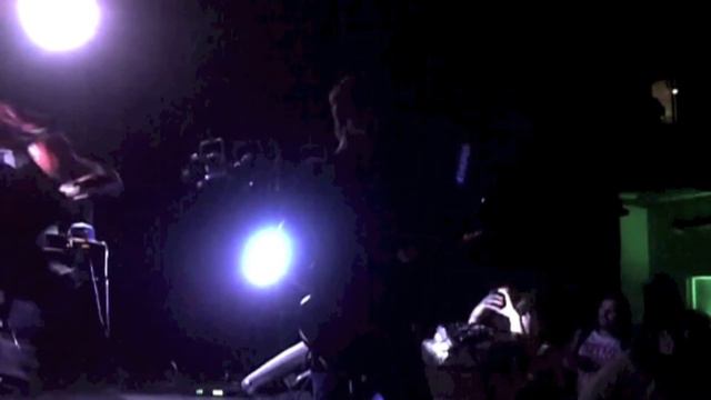 Steven falls down on stage @Project x, 25/08/12 смотреть онлайн