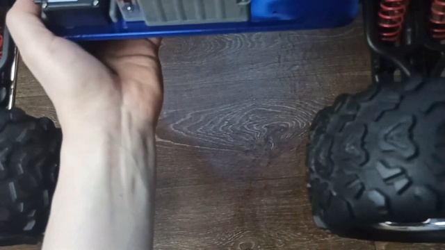 Traxxas T-Maxx 3.3 Нитруха. смотреть онлайн